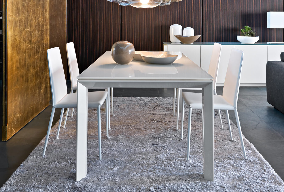 Omnia-table by simplysofas.in